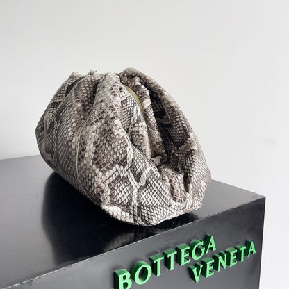 POUCH CLUTCH 38 IN SNAKE PATTERN CALFSKIN