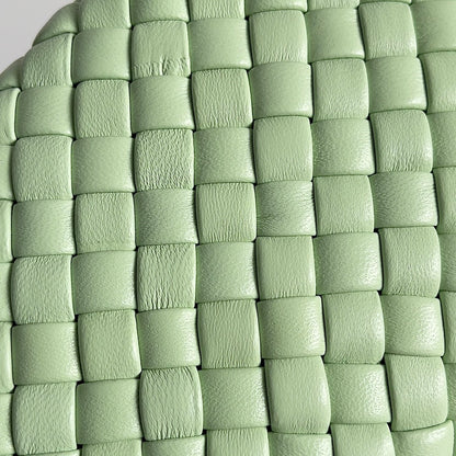 KNOT CHAIN CLUTCH 20.5 IN LIGHT GREEN LAMBSKIN