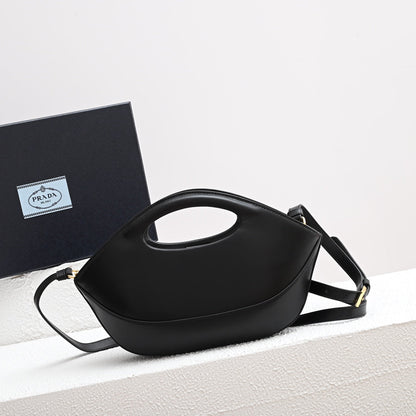 DUMPLING BAG 30 IN BLACK CALFSKIN