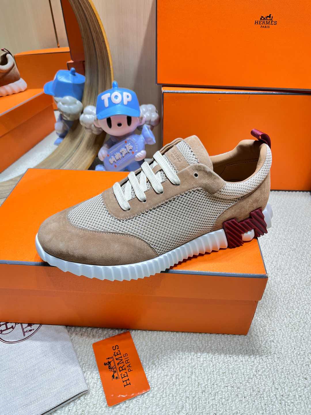BOUNCING SNEAKER IN PEANUT BROWN SUEDE AND WHITE KNIT