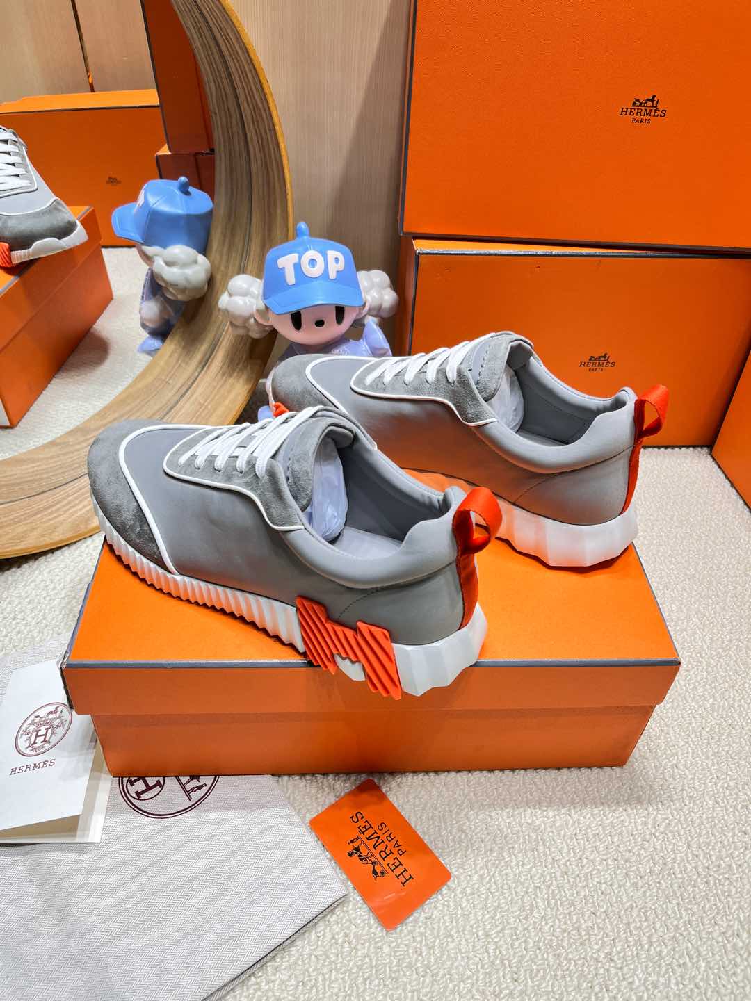 BOUNCING SNEAKER IN SMOKE GRAY SUEDE AND CALFSKIN