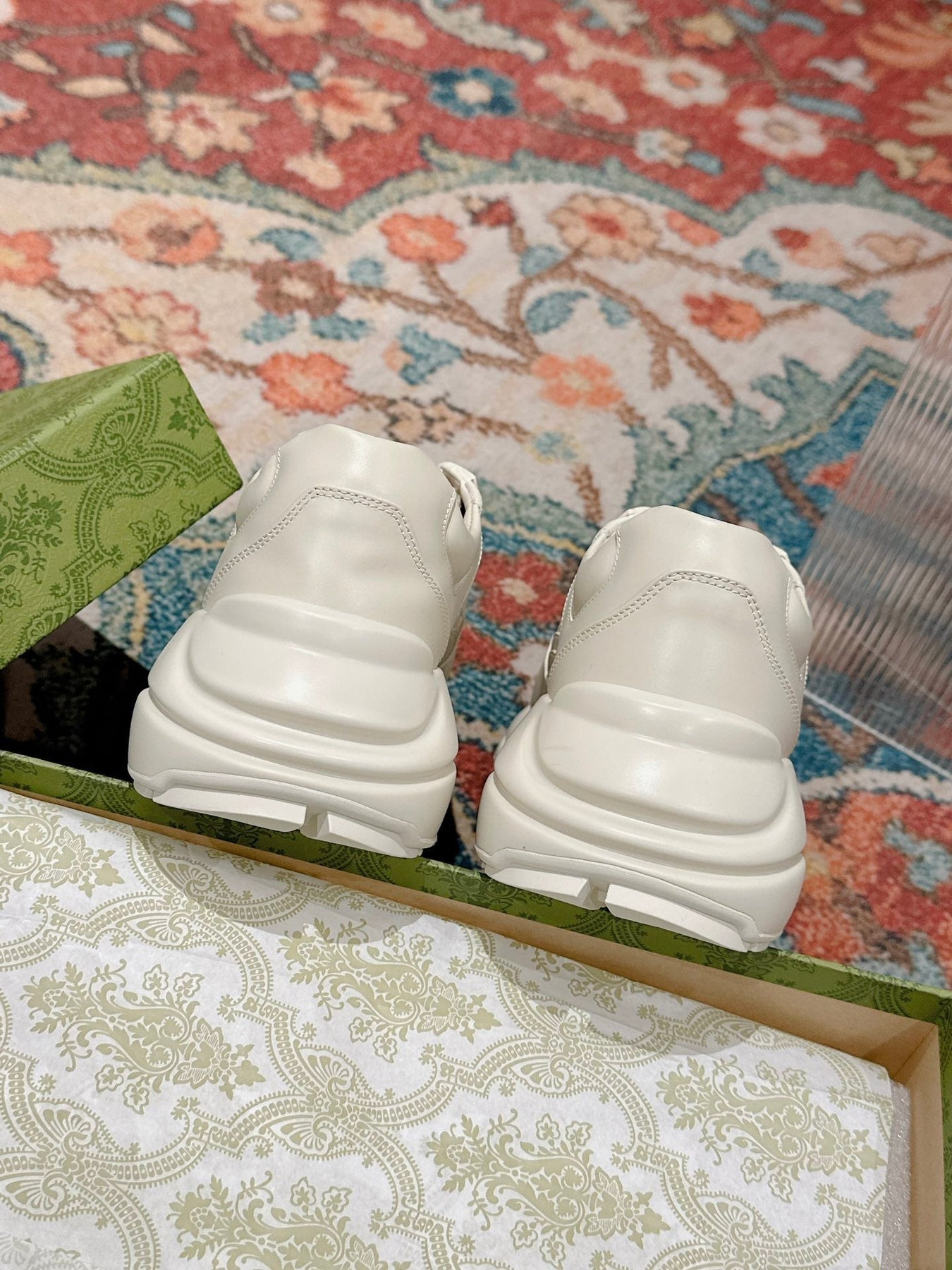 GG RHYTON TRAINER WHITE CALFSKIN WITH APPLE MOTIF