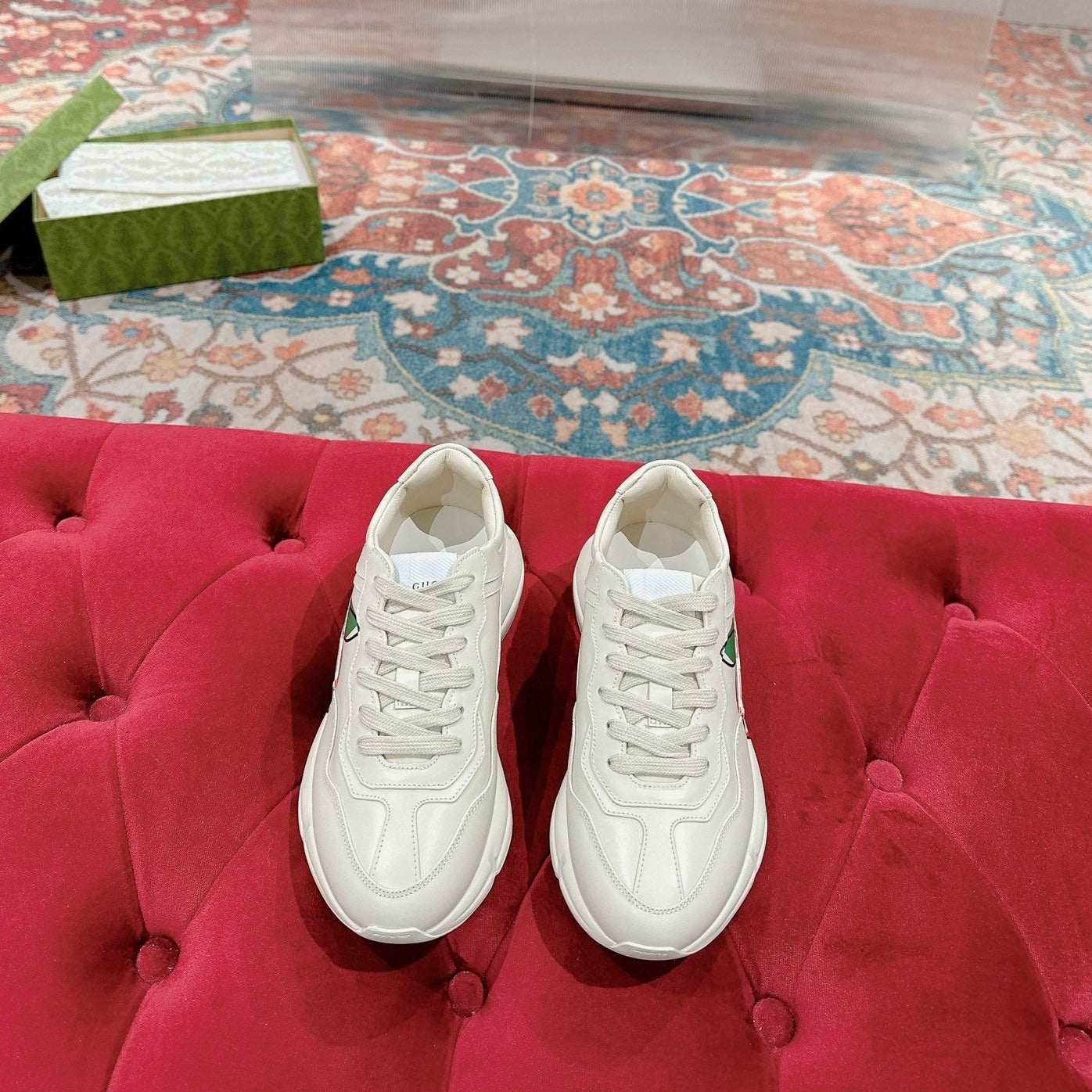 GG RHYTON TRAINER WHITE CALFSKIN WITH APPLE MOTIF