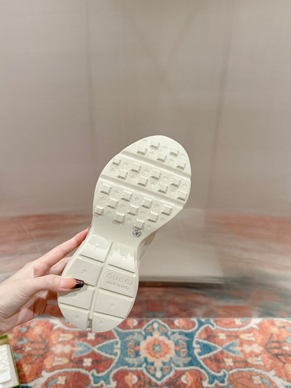 GG RHYTON TRAINER WHITE CALFSKIN WITH BEAR MOTIF