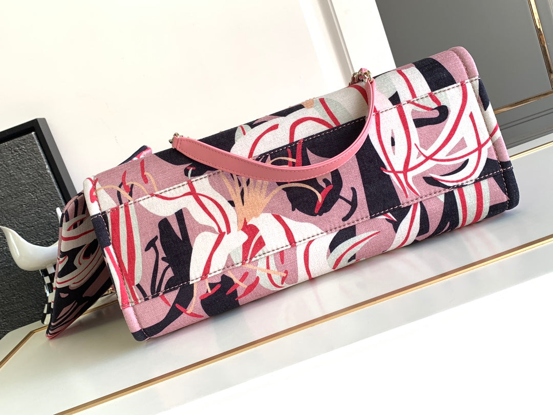 CC CLASSIC LARGE 38 TOTE IN LIGHT PINK MIX COLORFUL CANVAS