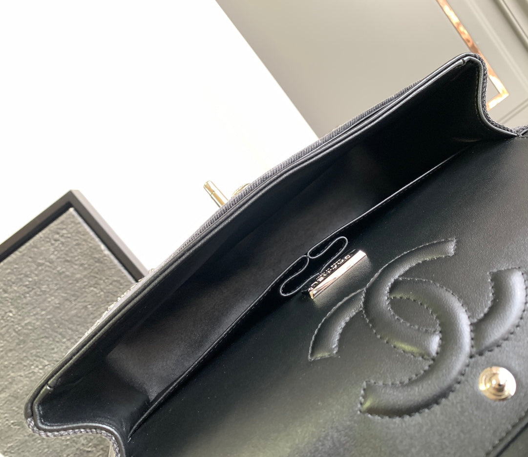 CC 25 FLAP BAG IN BLACK DENIM WITH STRAP