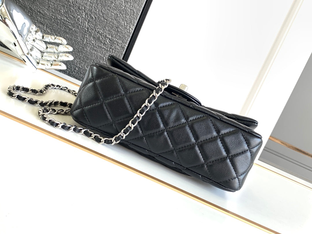 CC SMALL 20 FLAP BAG IN BLACK CALFSKIN