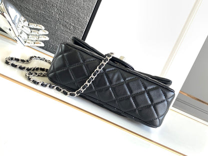 CC SMALL 20 FLAP BAG IN BLACK CALFSKIN