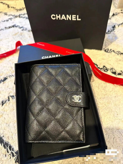 CC BIFOLD WALLET CAVIAR 14 BLACK GRAINED CALFSKIN