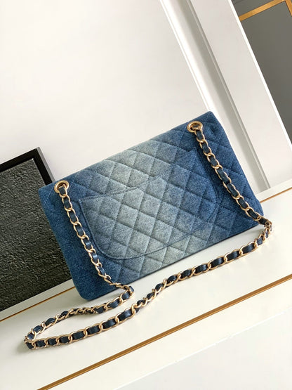 CC MEDIUM 25 CLASSIC BAG IN BLUE DENIM DIP