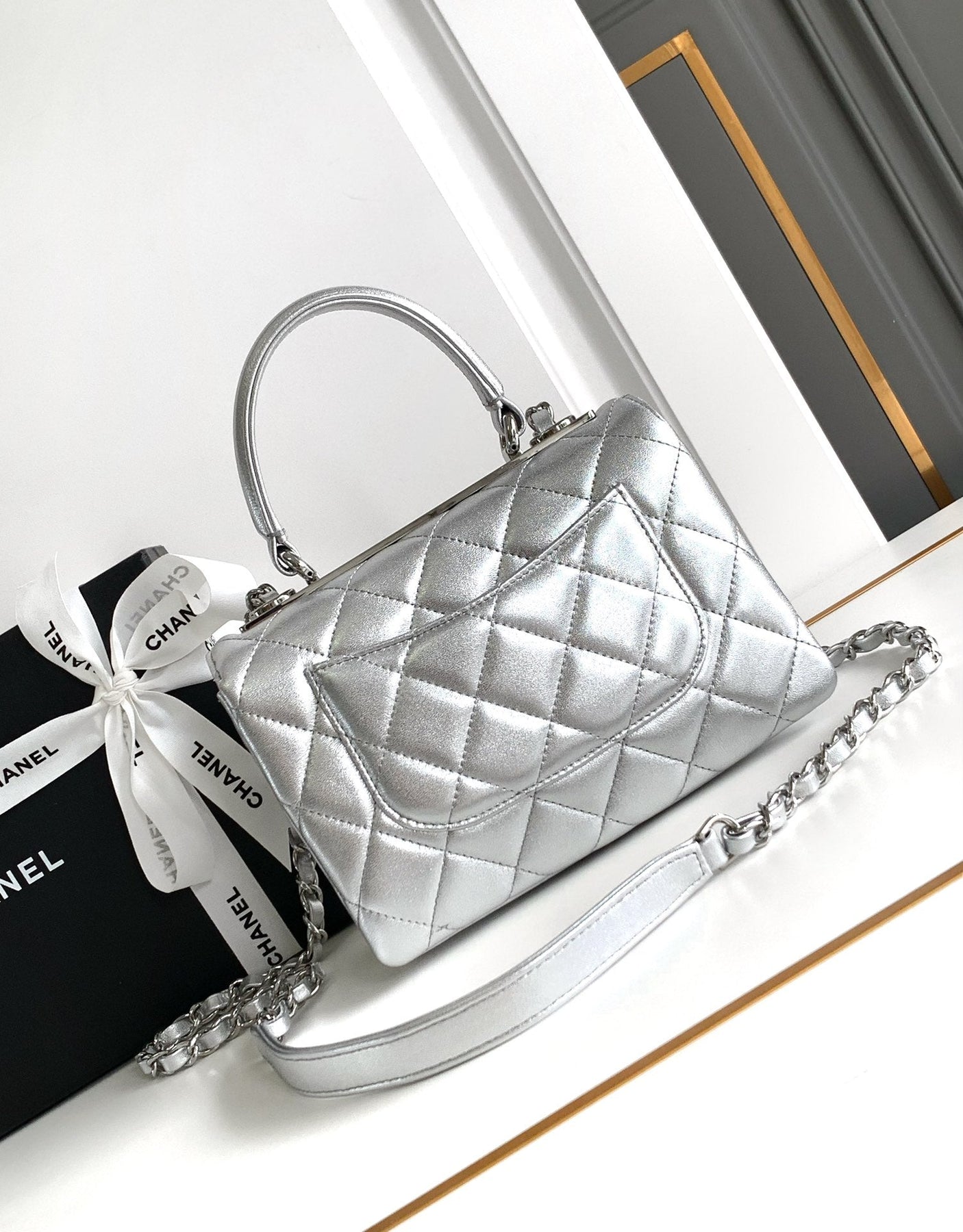 CC MINI 19 FLAP BAG IN SILVER CALFSKIN