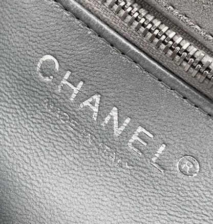 CC MINI 19 FLAP BAG IN SILVER CALFSKIN