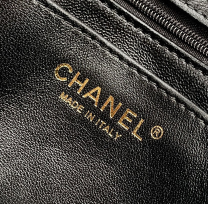 CC MINI 20 FLAP BAG IN BLACK CALFSKIN