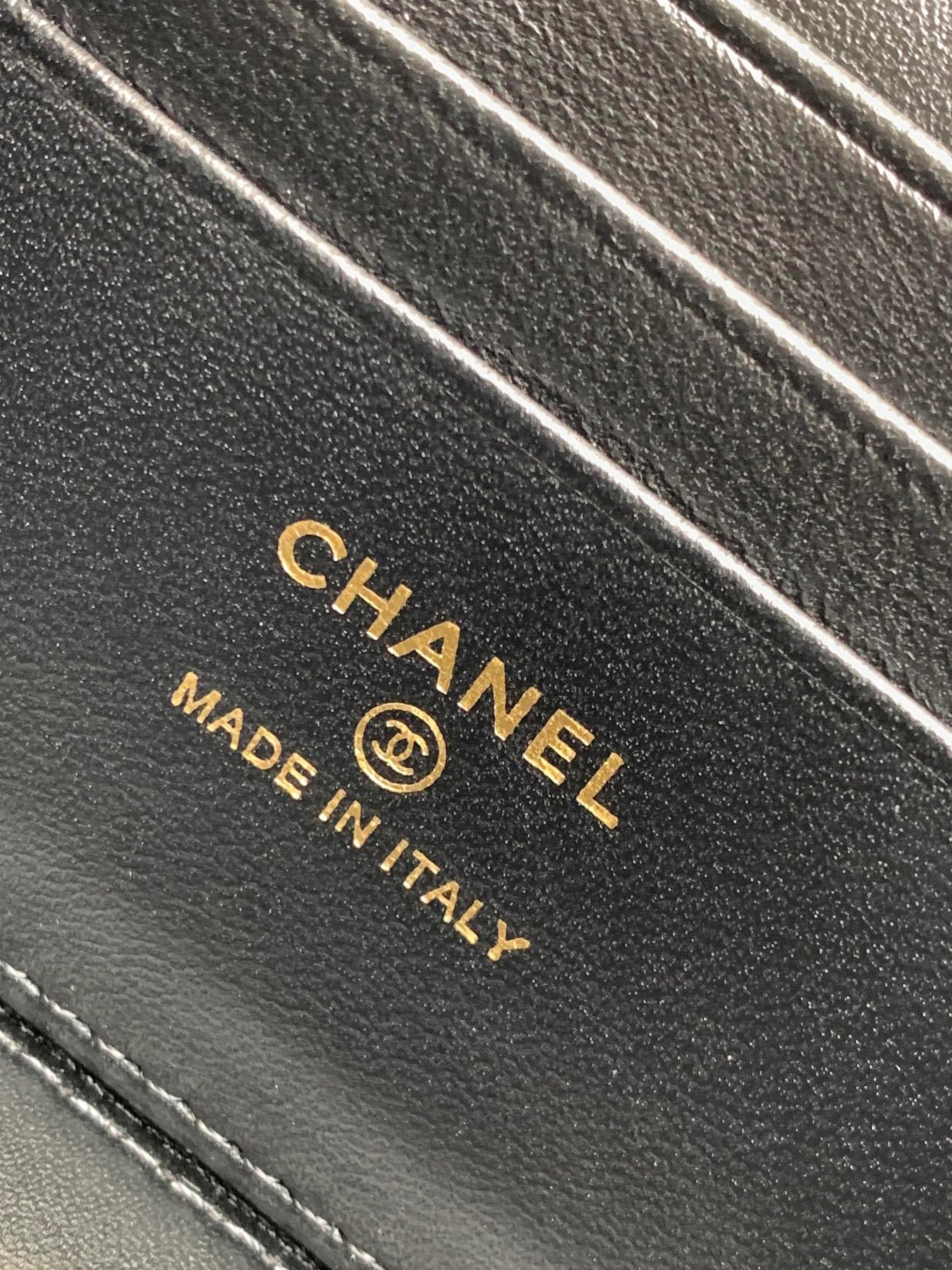 CC 17 CLUTCH WITH STRAP IN BLACK CALFSKIN