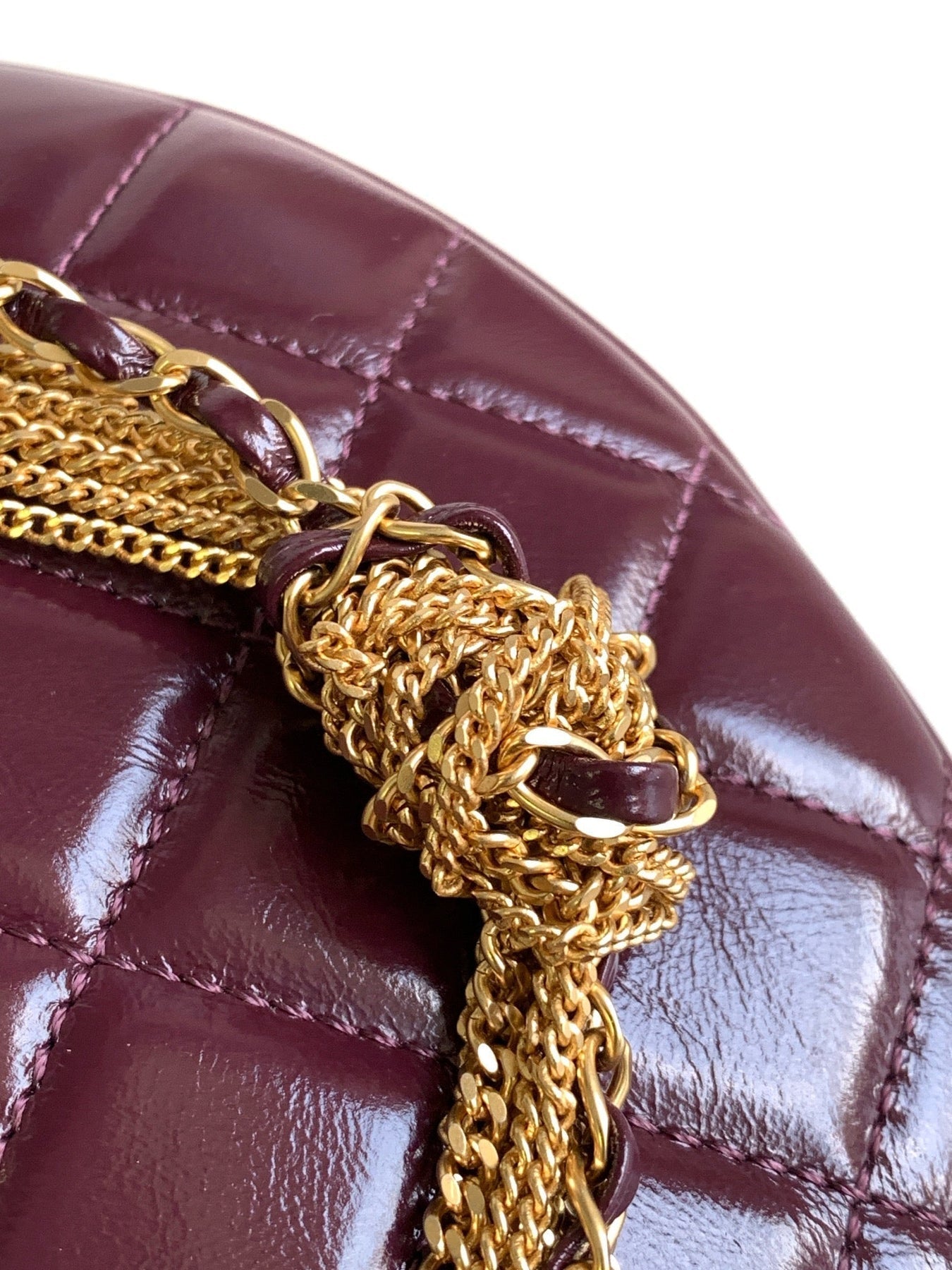 CC 16 MINI POUCH IN DARK RED WINE GRAINED CALFSKIN AND GOLD METAL