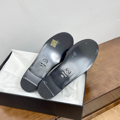 BALLET FLAT ROUND TOE IN BLACK SHEEPSKIN WITH FLOWER