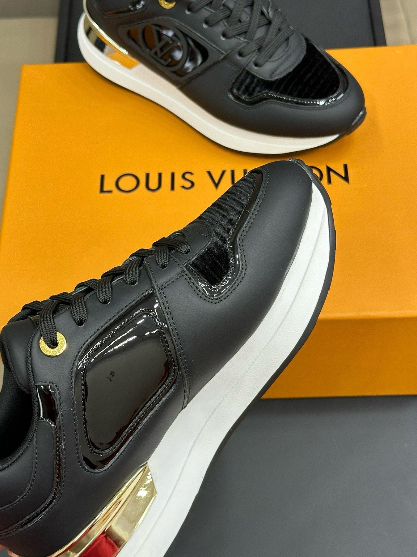 LV NEO RUN AWAY SNEAKER IN BLACK CALFSKIN
