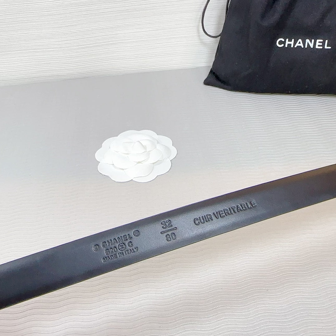 CC BELT 20 MM IN WHITE SMOOTH CALFSKIN SILVER HARDWARE ATTACH RHINSTONE