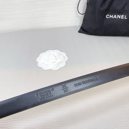 CC BELT 20 MM IN WHITE SMOOTH CALFSKIN SILVER HARDWARE ATTACH RHINSTONE