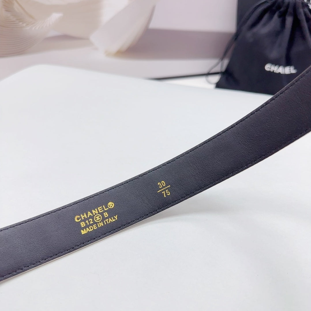 CC 30MM BELT IN WHITE EMBROIDERED CALFSKIN METAL HARDWARE