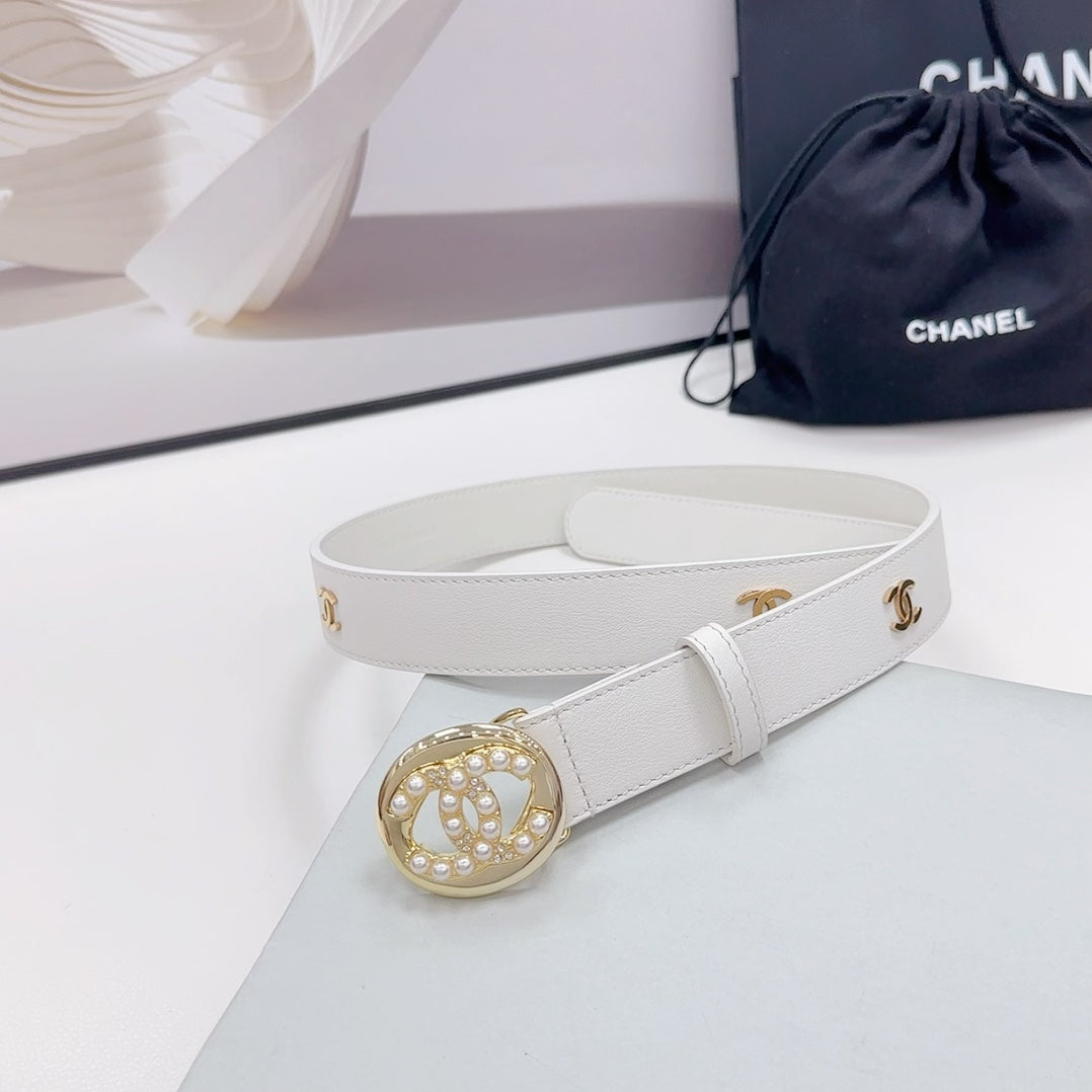 CC 30MM BELT IN WHITE CALFSKIN GOLD HARDWARE ATTACH PEARLS