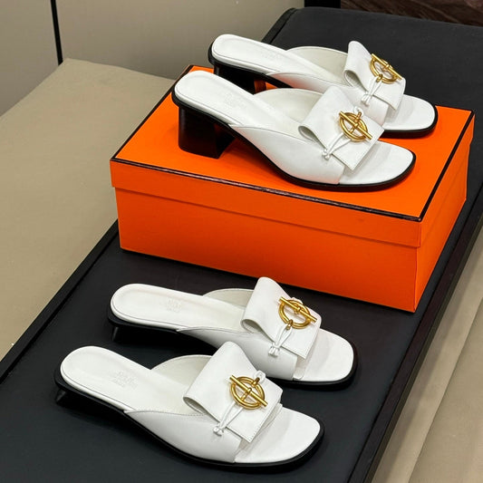ISLE SANDAL IN WHITE CALFSKIN