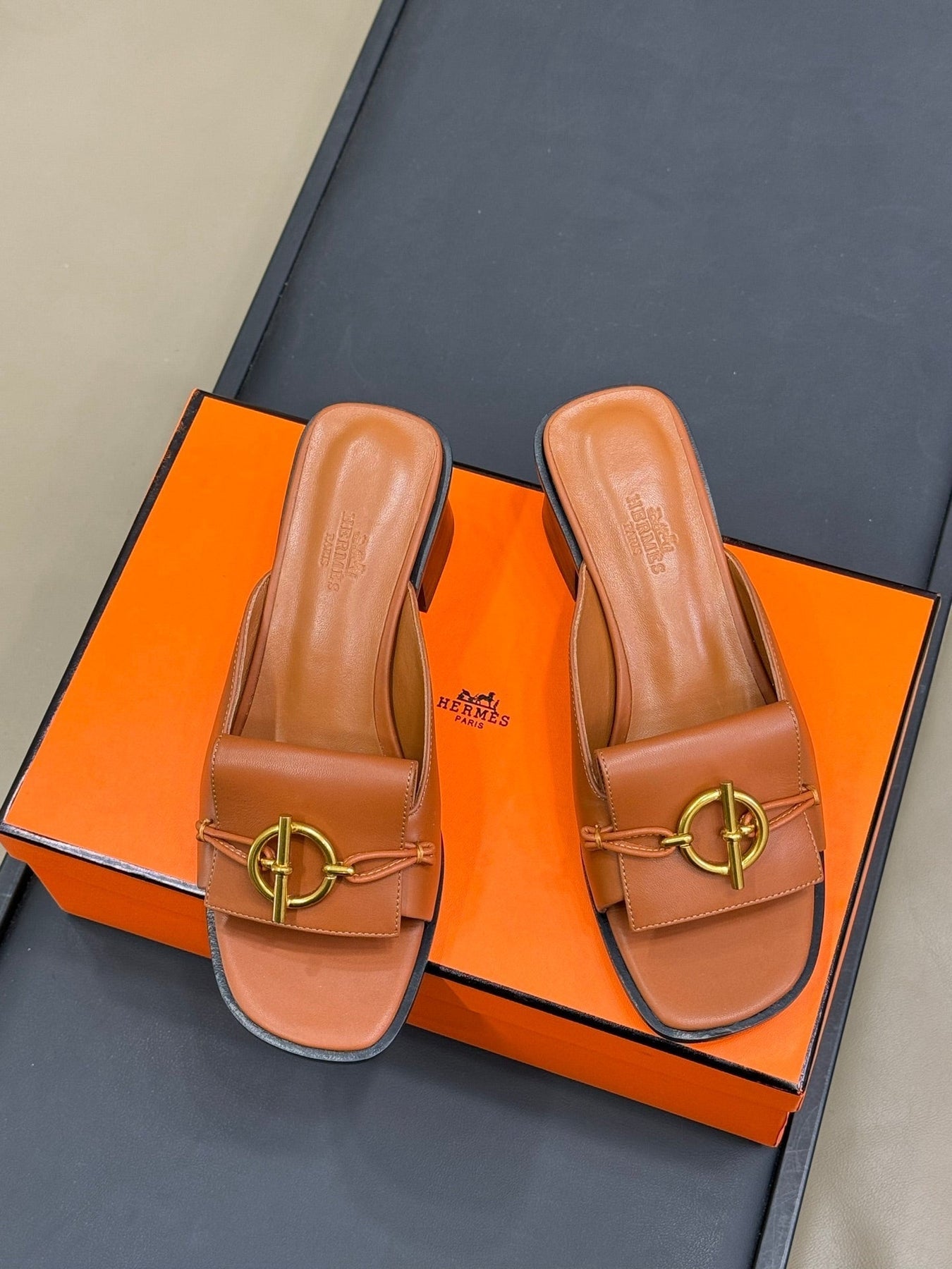 ISLE SANDAL IN BRONZE BROWN CALFSKIN