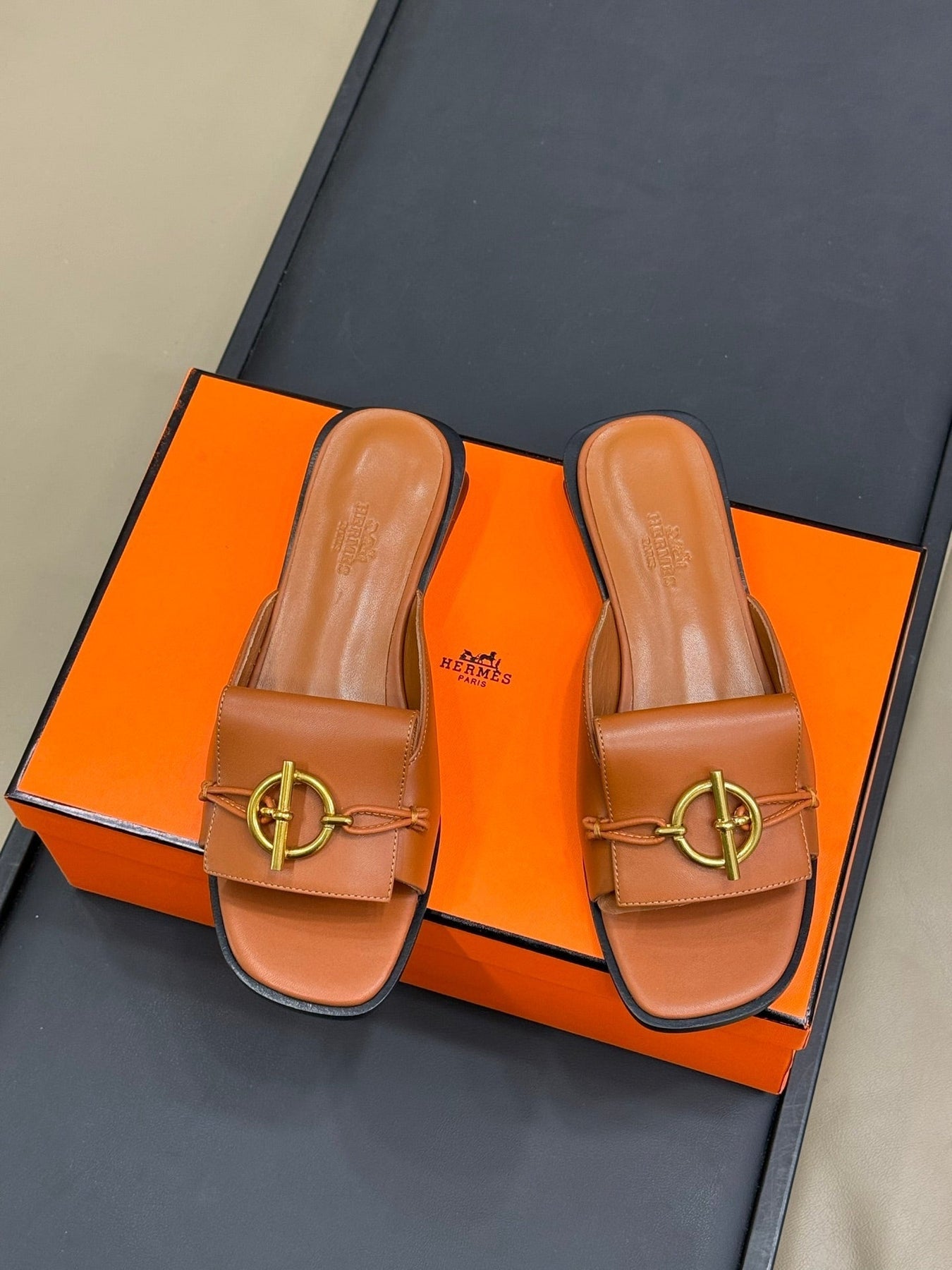 ISLE SANDAL IN BRONZE BROWN CALFSKIN