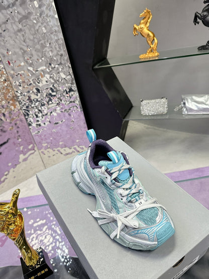 3XL SNEAKER IN LIGHT BLUE, WHITE AND PURPLE MESH AND POLYURETHANE