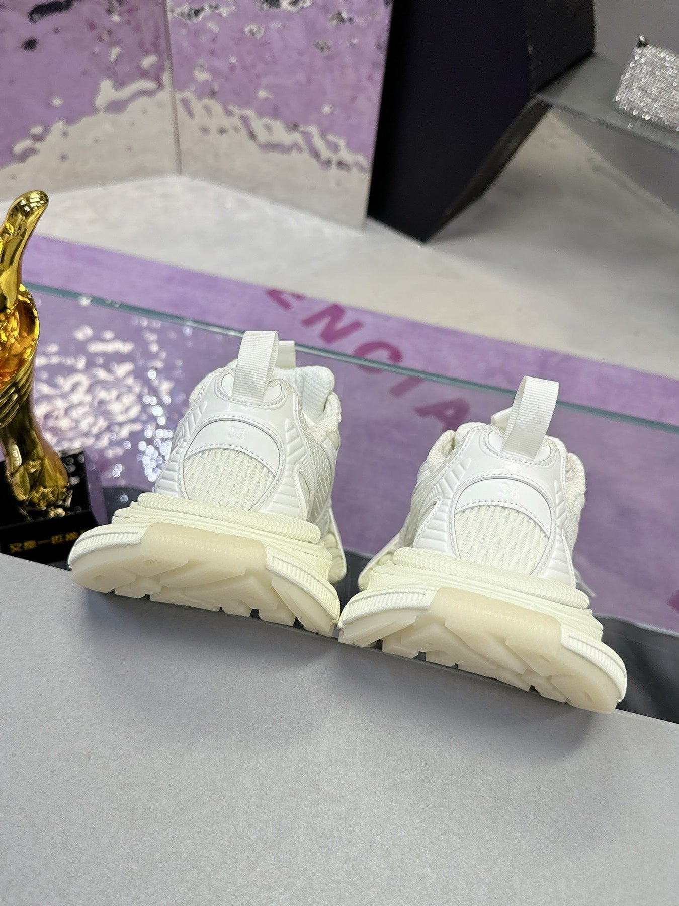 3XL SNEAKER IN WHITE MESH AND POLYURETHANE