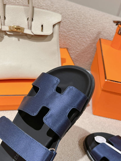 CHYPRE SANDAL BLACK MIX LIGHT BERRY CALFSKIN