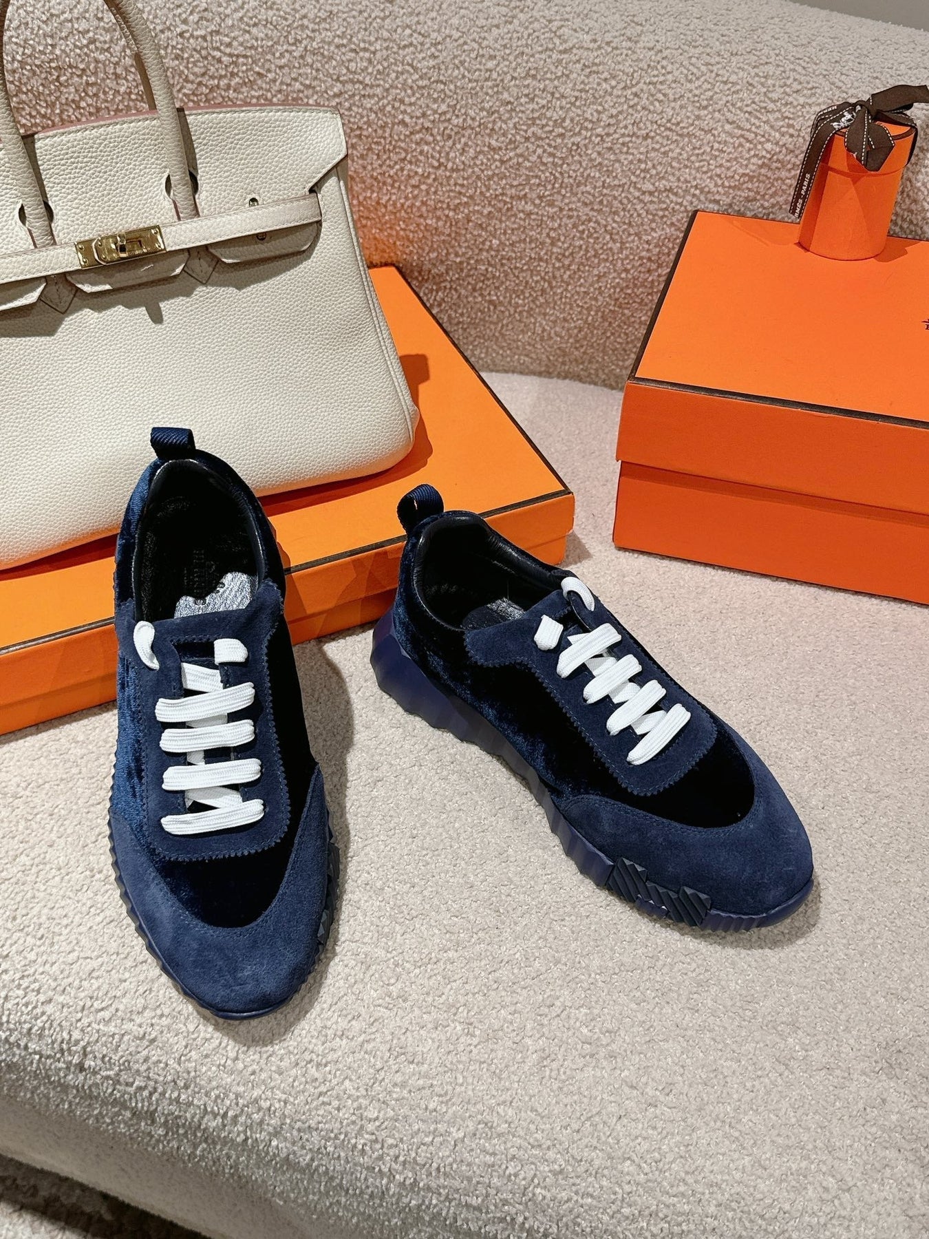 MAINLAND SNEAKER IN NAVY BLUE SUEDE AND BLACK VELVET