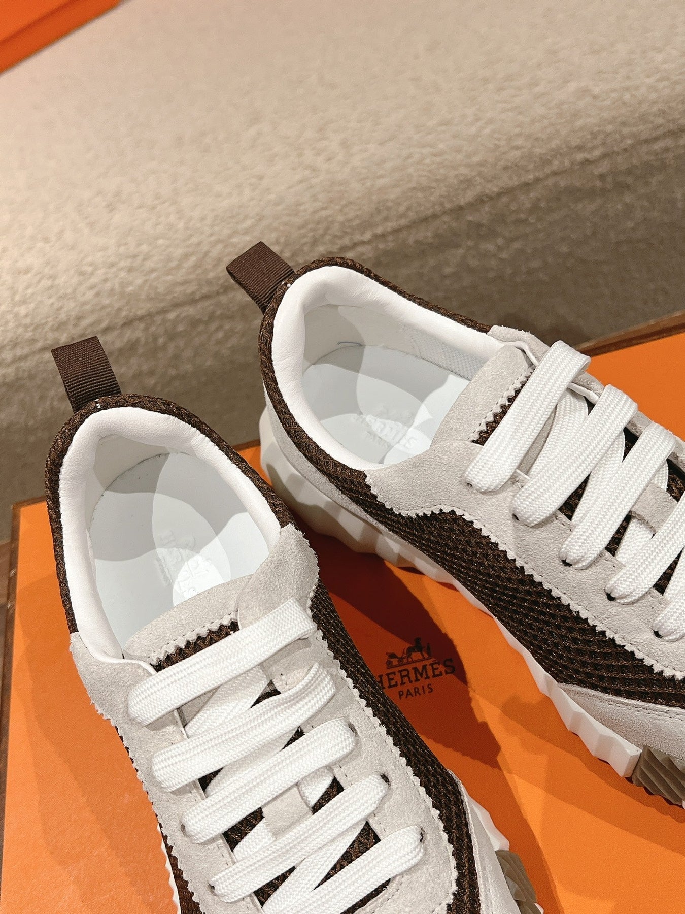 MAINLAND SNEAKER IN PALE GRAY SUEDE AND MOCHA BROWN BREATHABLE MESH FABRIC