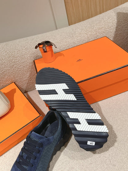 MAINLAND SNEAKER IN CLASSIC BLUE SUEDE AND BREATHABLE MESH FABRIC