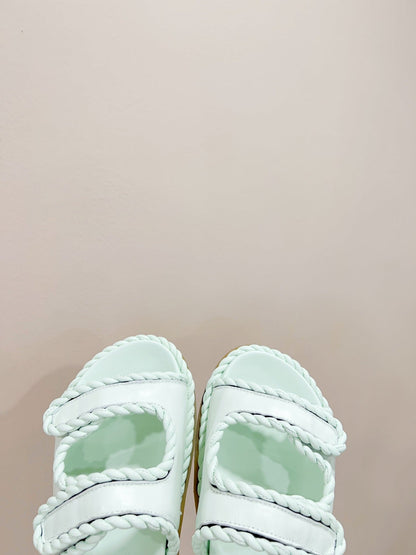 REFINED DAD SANDAL IN PISTACHIO GREEN LAMBSKIN MULE