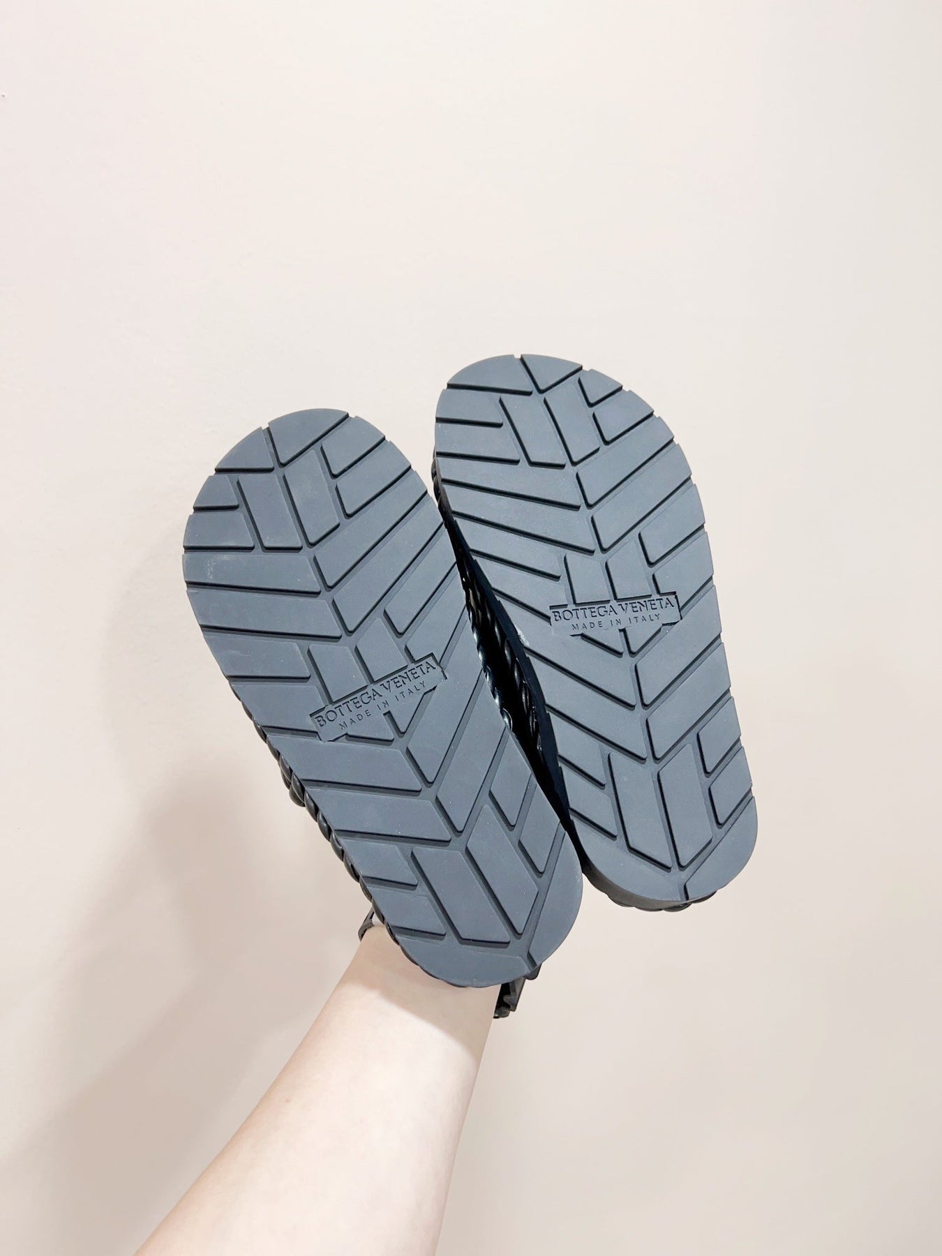 REFINED DAD SANDAL IN BLACK LAMBSKIN MULE