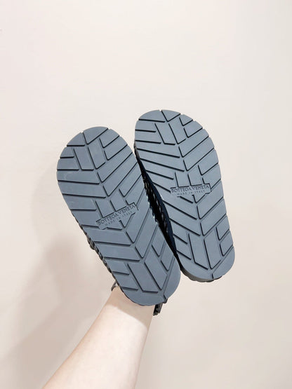 REFINED DAD SANDAL IN BLACK LAMBSKIN MULE