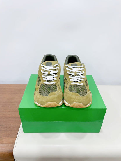 ORBIT SNEAKER IN OLIVE GREEN SUEDE AND TECHNICAL MESH
