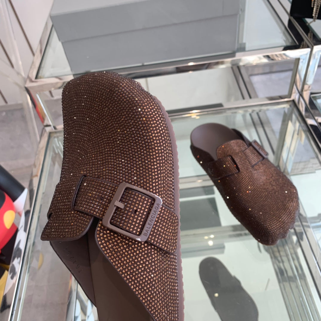 BIRKENSTOCK CLOG ATTACHED RHINESTONES IN BROWN CALFSKIN