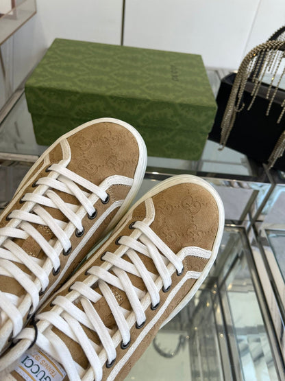 GG HIGH TOP SNEAKER IN CAMEL BROWN CANVAS WITH BEIGE FLEECE LINING