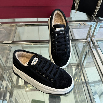 GG SNEAKER IN BLACK CANVAS WITH BEIGE FLEECE LINING