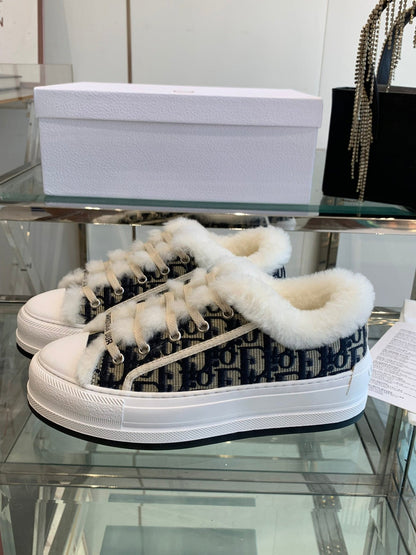 ALK'N PLATFORM SNEAKER CAMEL BROWN COTTON EMBROIDERED WITH OBLIQUE MOTIF AND WHITE SHEARLING