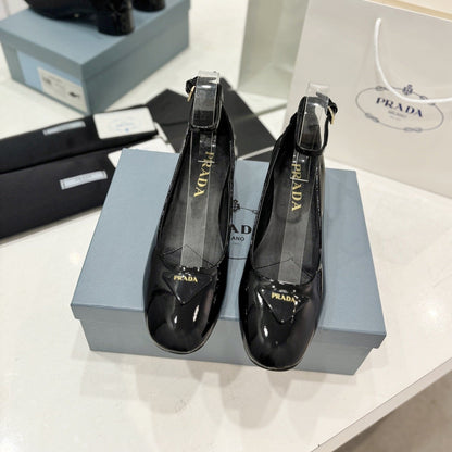 PRA NAPPA MARY JANE PUMPS GLOSSY BLACK LAMBSKIN