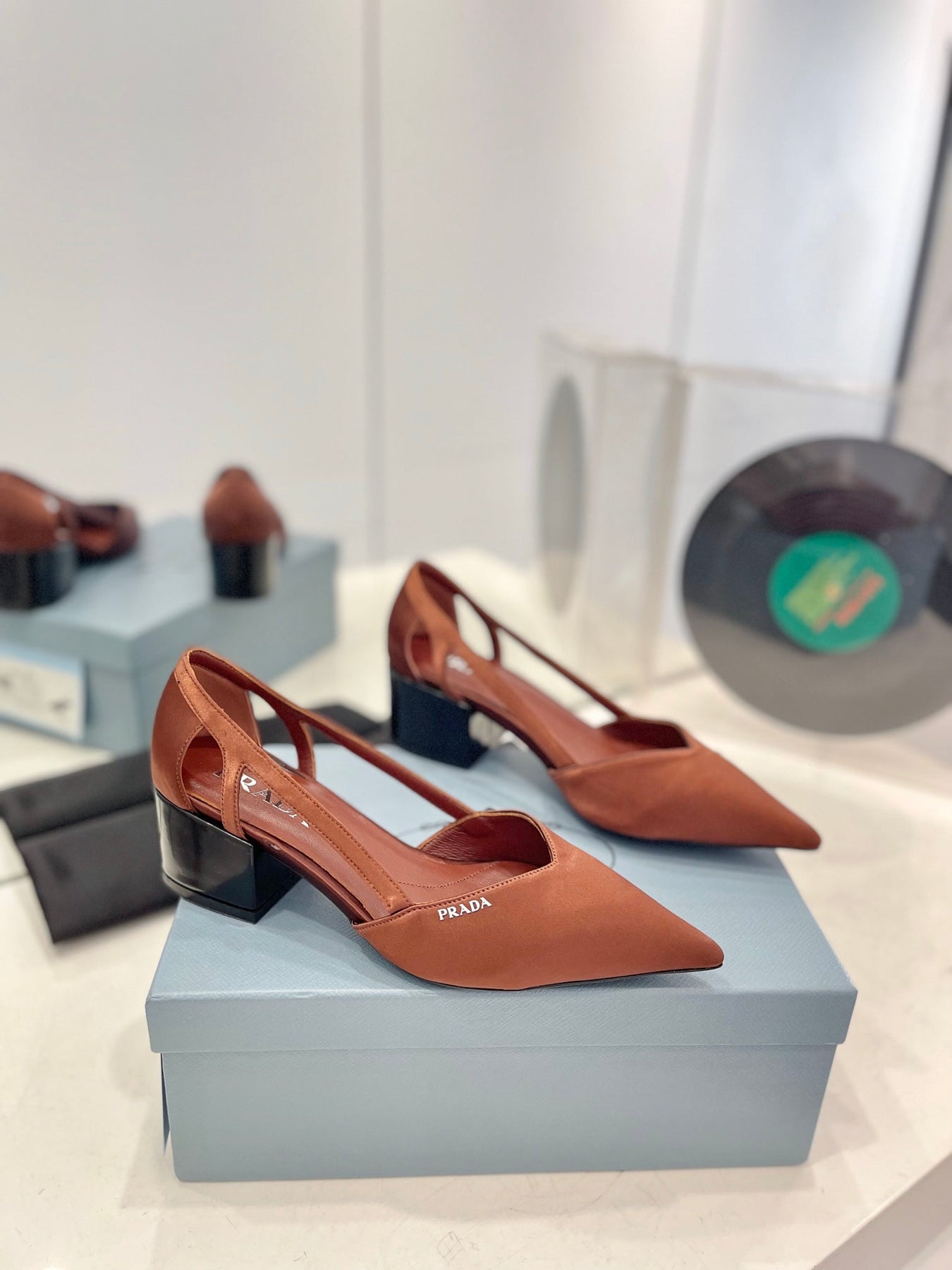 PRA BRUSHED CUT-OUT PUMPS RUSSET SATIN