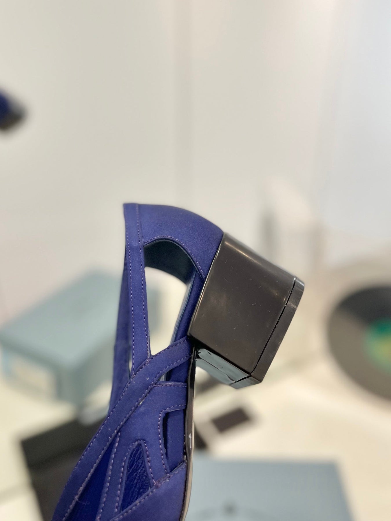 PRA STRAP CUT-OUT PUMPS NAVY SATIN