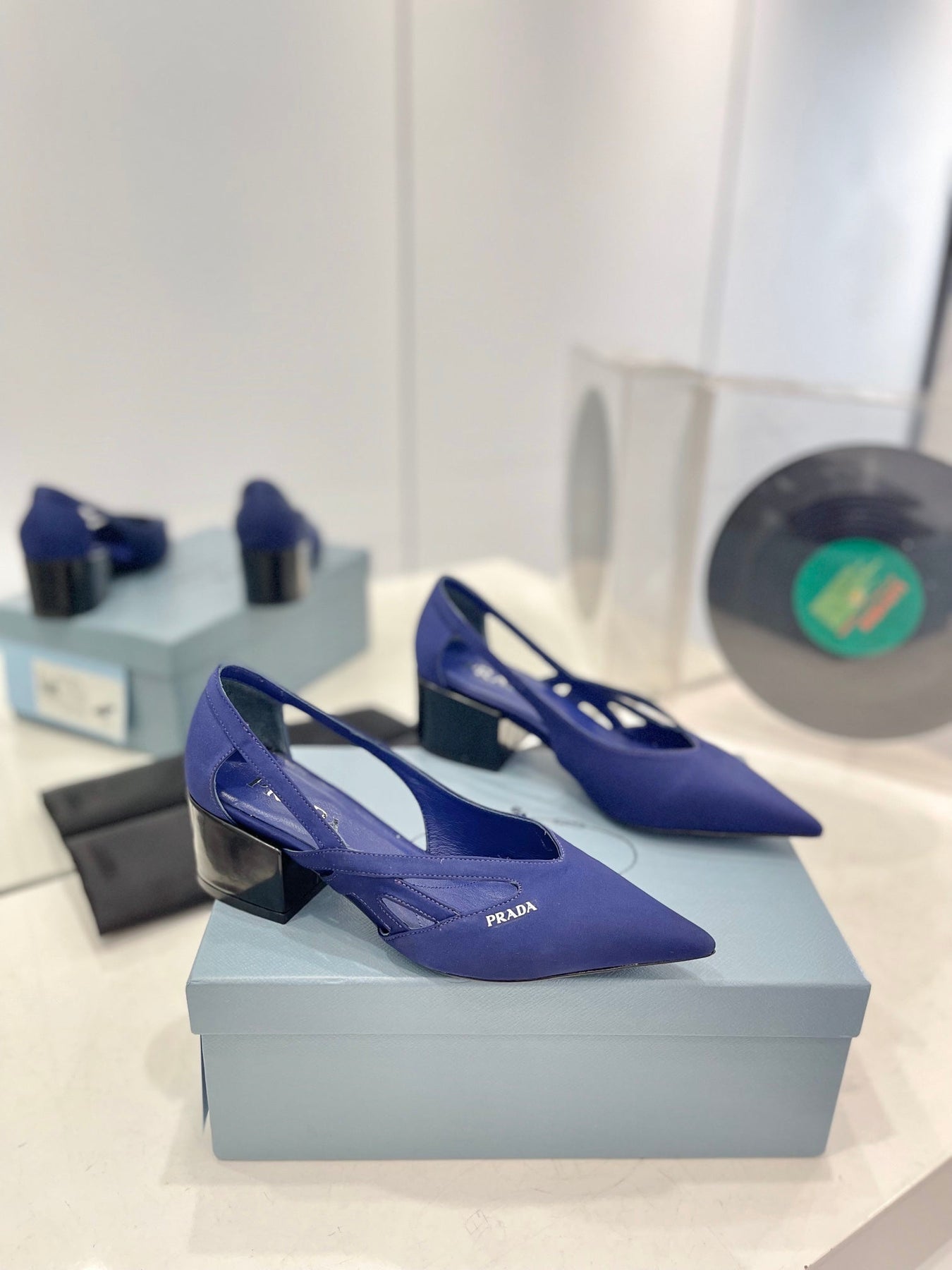 PRA STRAP CUT-OUT PUMPS NAVY SATIN