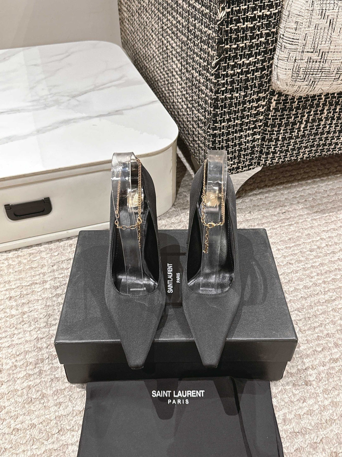 HIGH PUMP 9 CM IN BLACK SATIN