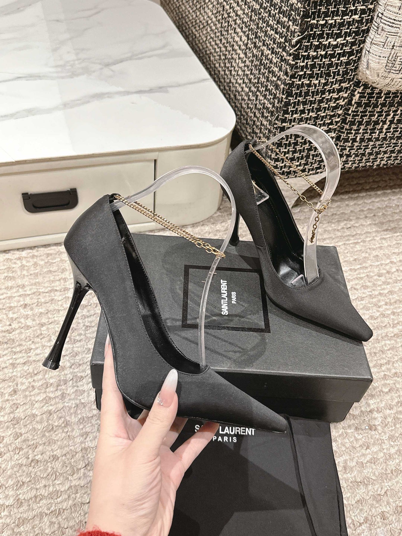 HIGH PUMP 9 CM IN BLACK SATIN