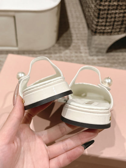 FLAT MULE IN WHITE MIX BLACK PATENT CALFSKIN