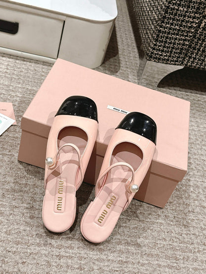 FLAT MULE IN BABY PINK MIX BLACK PATENT CALFSKIN